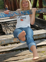 Outdoor with Angel in jeans and suntan pantyhose