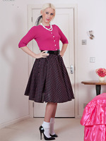 Krystal Niles rockabilly chick - Hotrod or hotdog?